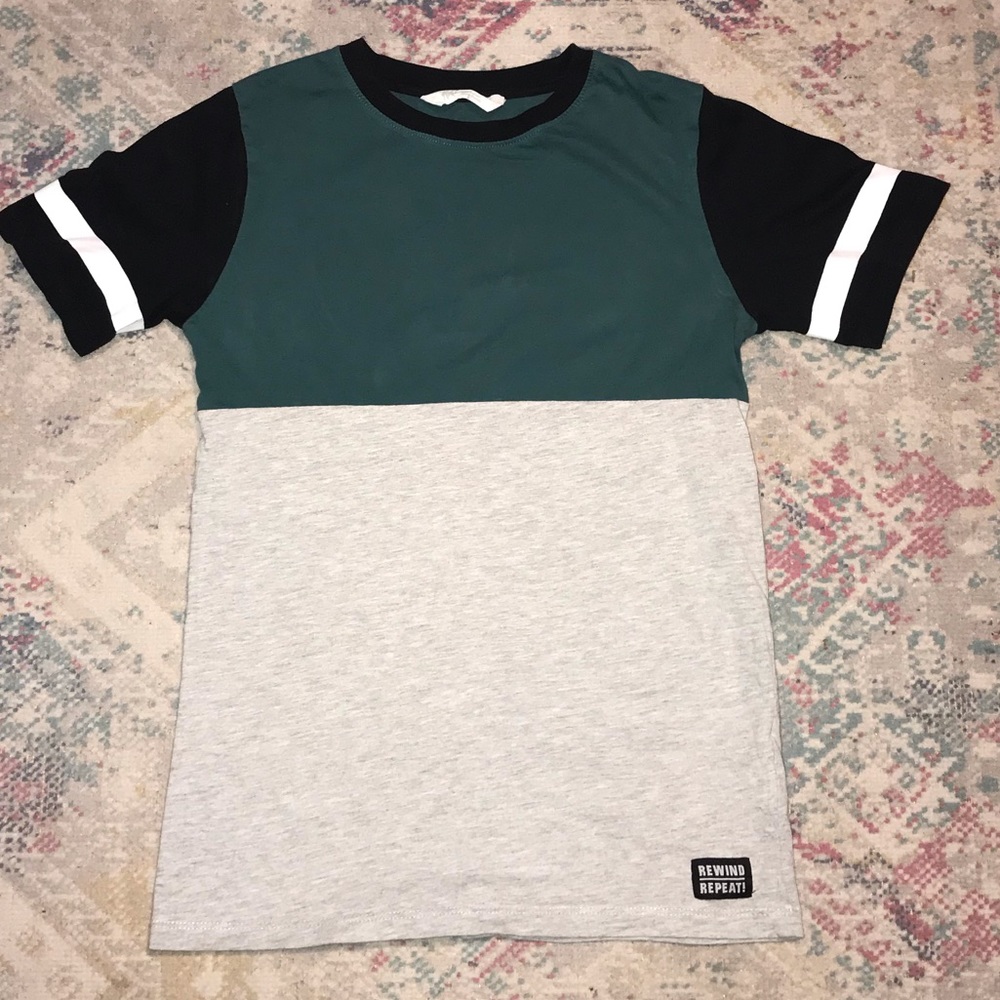 H&M boys color block tee shirt